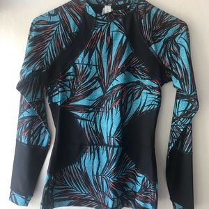 Lulu lemon rash guard